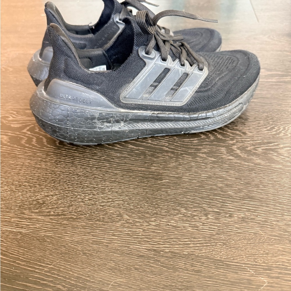 Adidas Women’s Black UltraBoost Running Shoes-7.5